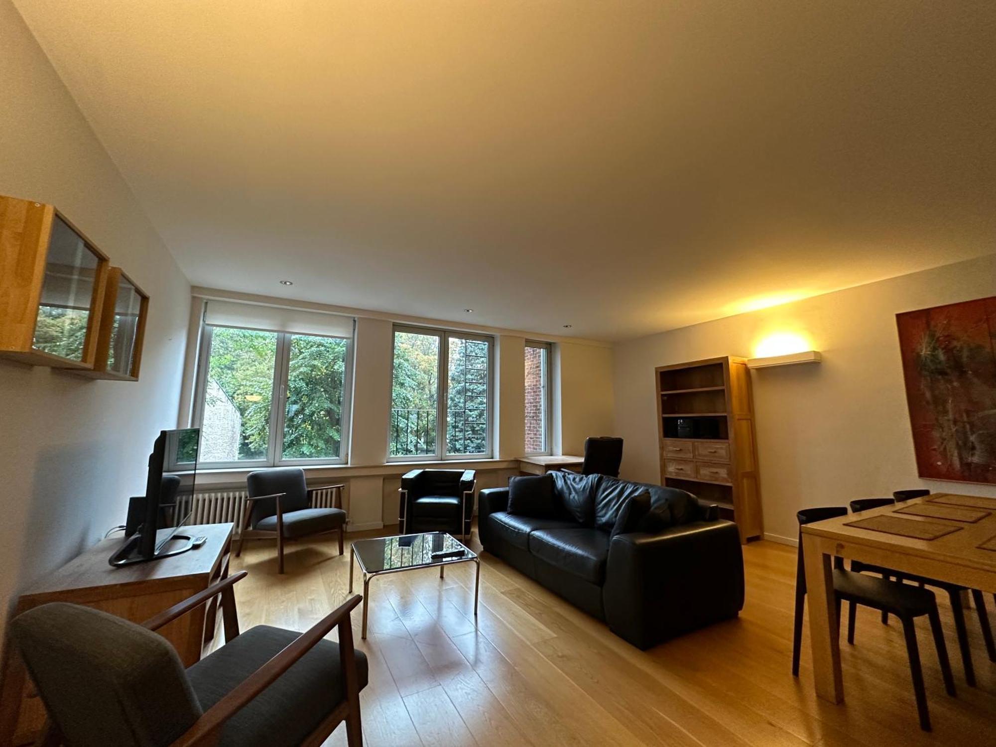 2 Bedroom In Lovely Louise Area Brüssel